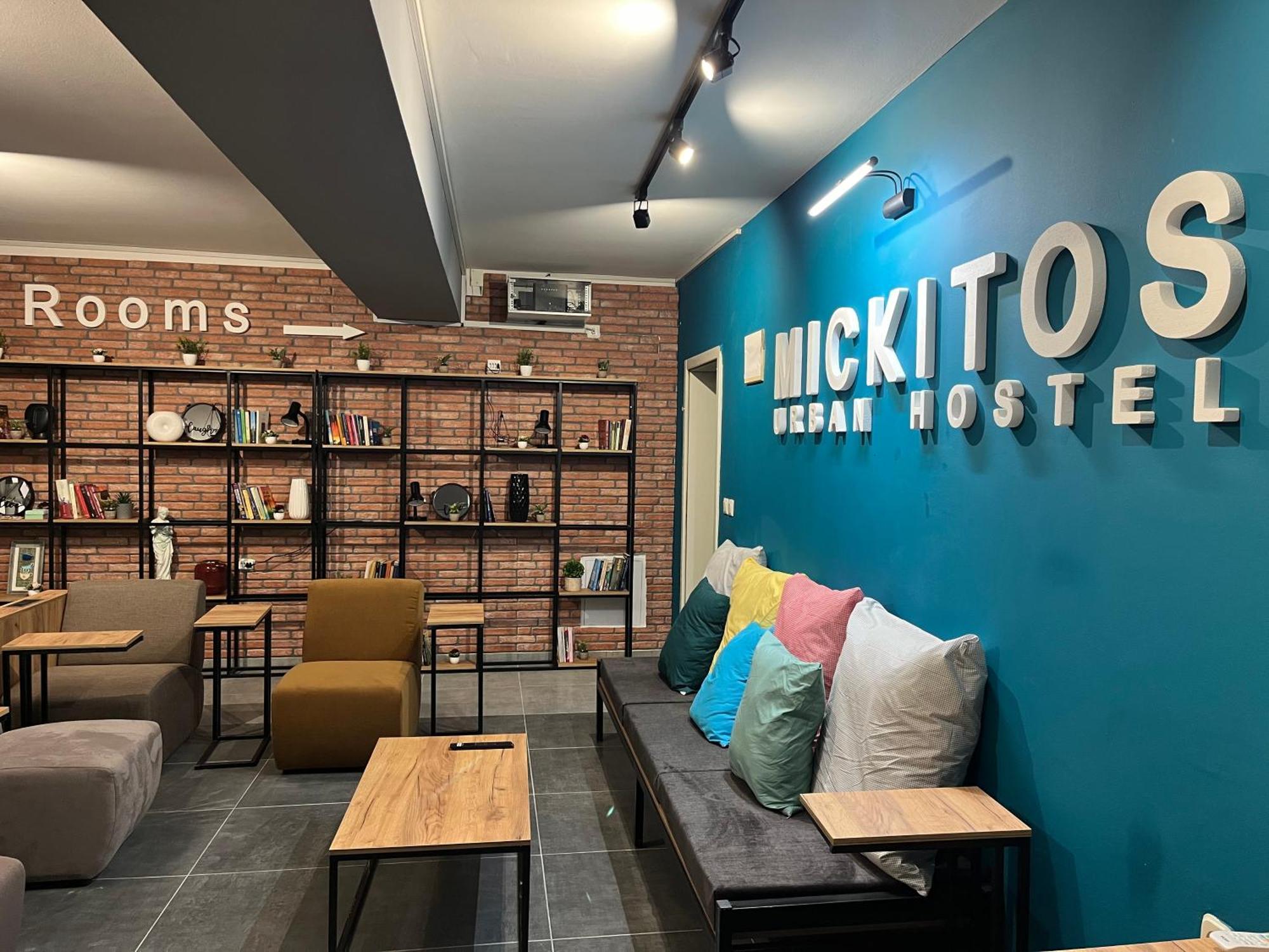 Mickitos Urban Hostel Skopje Exterior photo